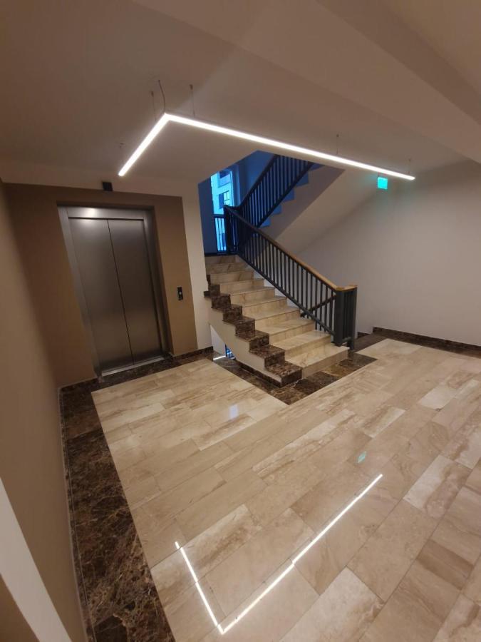 Oak Lovely One Bedroom At Columna Near Vivo Mall