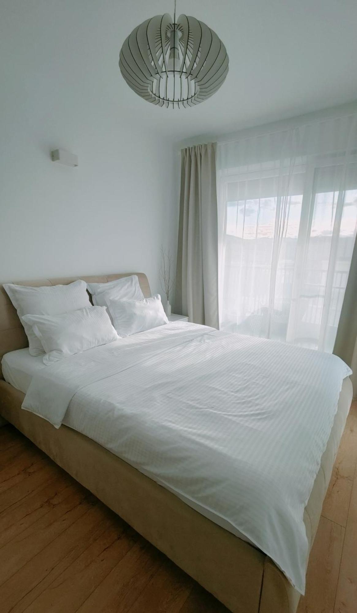 Apartment Oak Lovely One Bedroom At Columna Near Vivo Mall